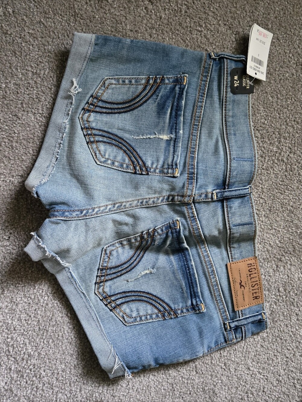 Hollister Low Rise Jean Shorts - Picture 2 of 3
